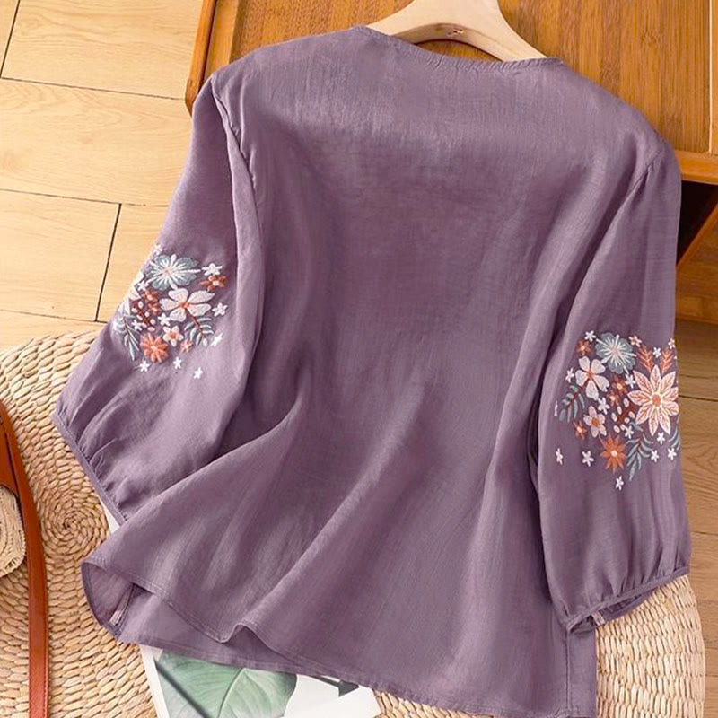 Buddha Stones Casual dames T-shirt met ronde hals en Ronde hals , geborduurd met bloemen en Mouwlengte . - image 1