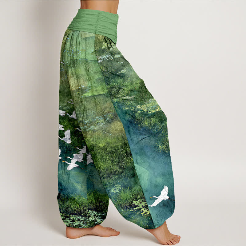 Buddha Stones Dames harembroek met elastische Taille en print van vliegende vogels in het Cotton Forest Lake-thema - image 1