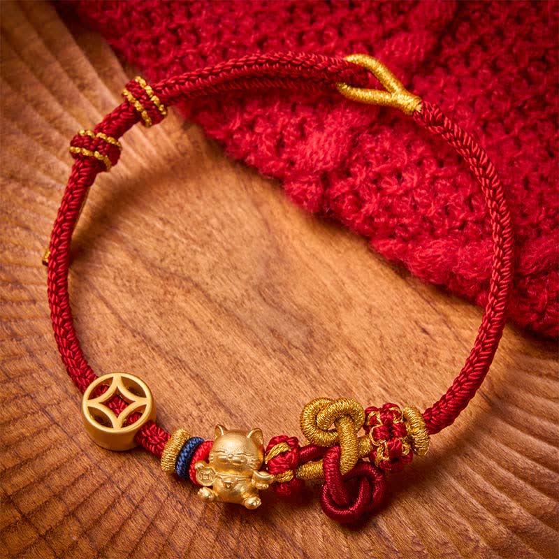 Buddha Stones Gouden gelukskat Armband met rood koord ter bescherming. - Donkerrood - image 0