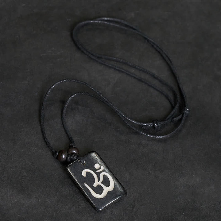 Buddha Stones Handgesneden OM Tibetaanse mindfulness hanger Ketting van beenkraal - image 1