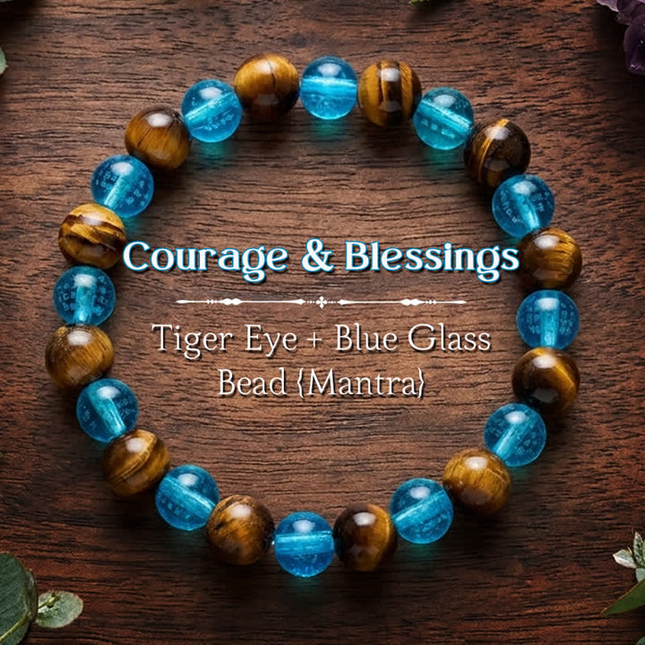 Buddha Stones Ronde Armband met tijgeroogblauwe Liuli-glaskralen en de tekst &