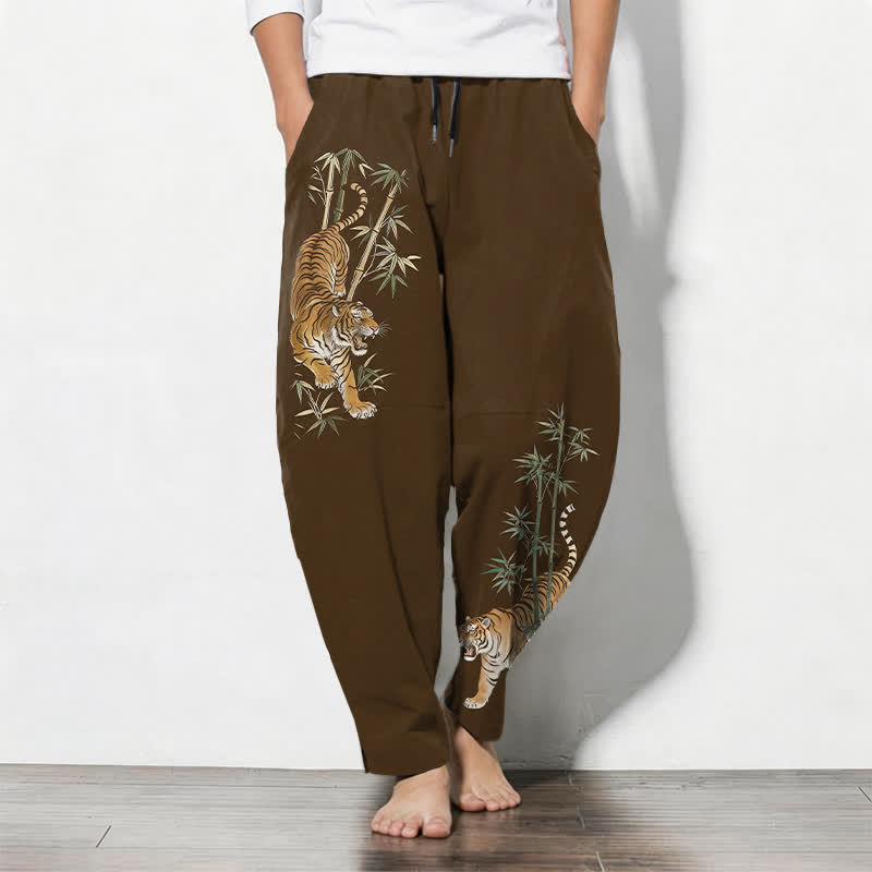 Buddha Stones Herenbroek van 100% Cotton met tijger- en bamboeprint, trekkoord en Zakken. - Zadelbruin - US/UK/AU50, EU60 (5XL) - image 7