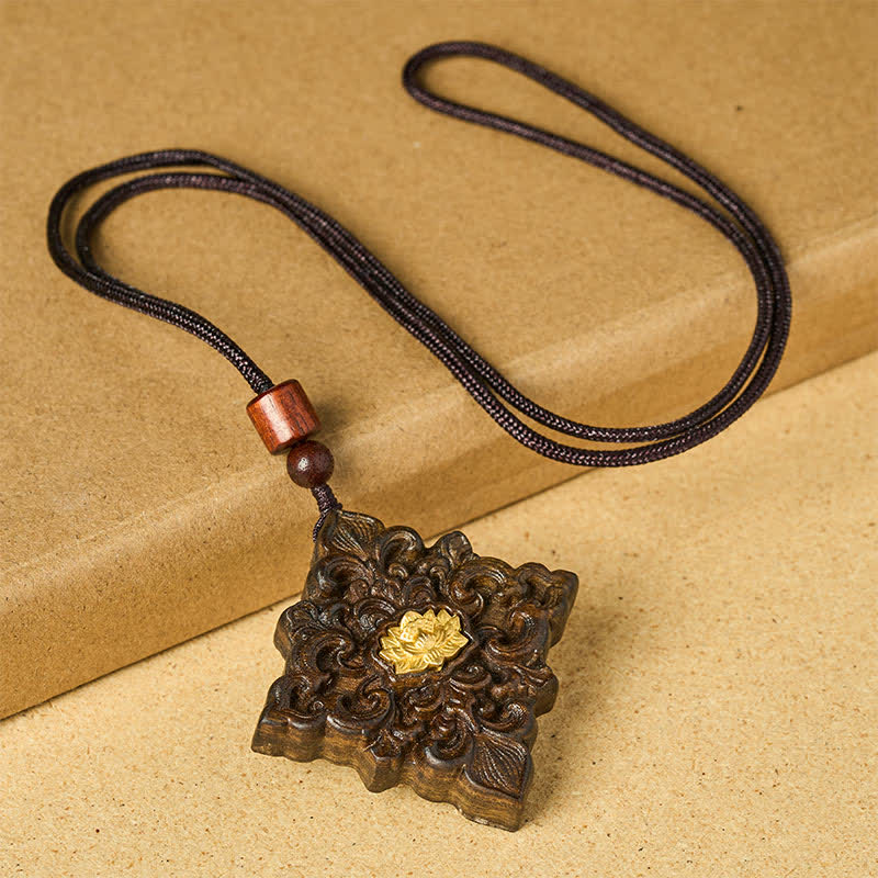 Buddha Stones Ketting met lotusmotief van sappanhout, vierkantvormig, symbool voor verlichting. - image 1