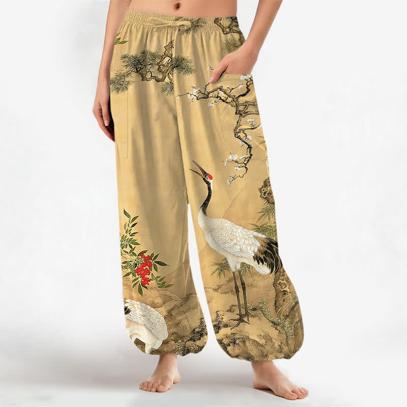 Buddha Stones Dames harembroek met elastische Taille en Zakken , met een patroon van katoenen oosterse kraanvogels en dennenbloesems. - Lichtgoudenroede - US16, UK/AU20, EU48 (3XL) - image 0