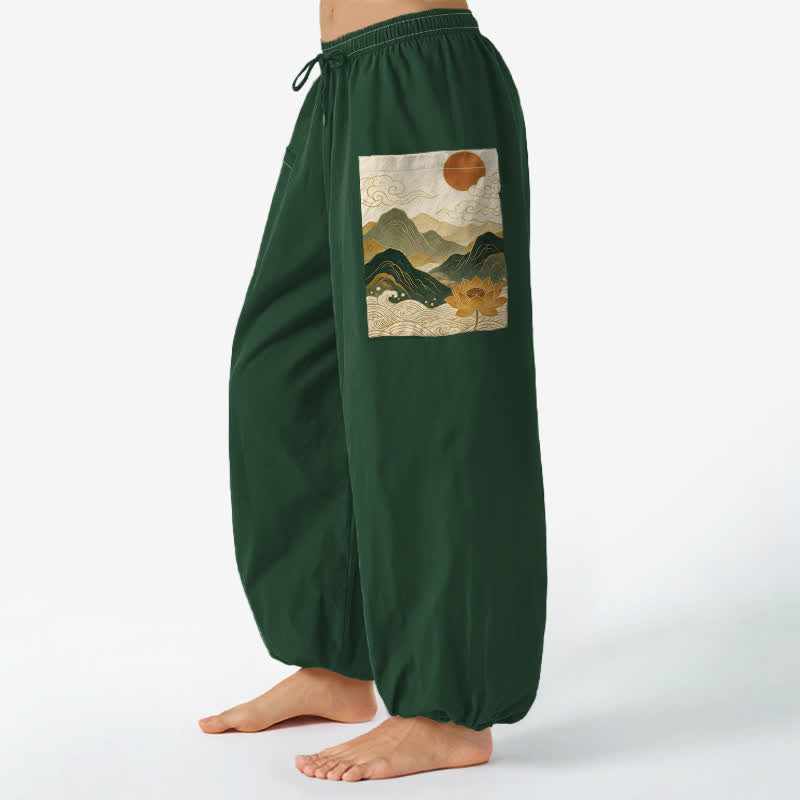 Buddha Stones Dames harembroek met elastische Taille en Zakken , met een oosters berglotuspatroon. - Bosgroen - US16, UK/AU20, EU48 (3XL) - image 0