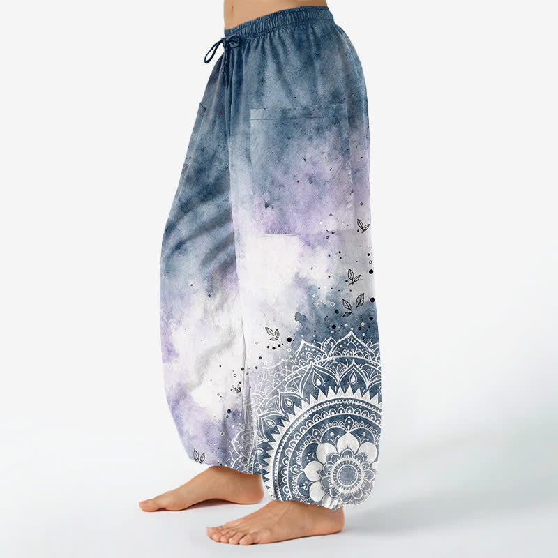 Buddha Stones Dames harembroek met elastische Taille en Zakken , gemaakt van katoen met een aquarel ombré mandala lotuspatroon. - image 1