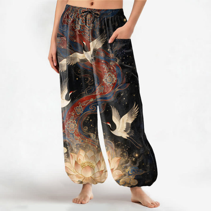 Buddha Stones Dames harembroek met elastische Taille en Zakken , versierd met een kraanvogel- en lotusmotief. - Zwart - US16, UK/AU20, EU48 (3XL) - image 0