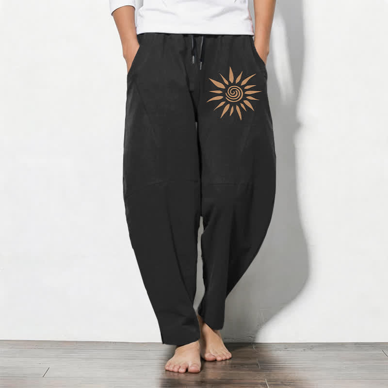Buddha Stones Taps toelopende herenbroek van 100% Cotton met zonnespiraalpatroon, trekkoord en Zakken. - Zwart - US/UK/AU50, EU60 (5XL) - image 0
