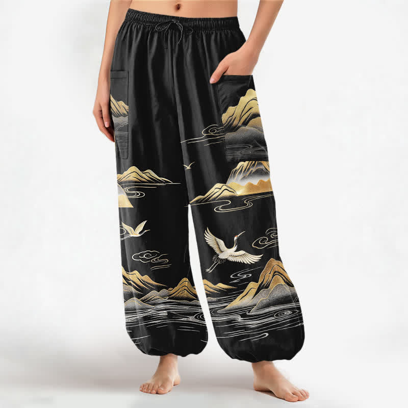 Buddha Stones Dames harembroek met elastische Taille en Zakken , met katoenen print van een sereen landschap en kraanvogels. - Zwart - US16, UK/AU20, EU48 (3XL) - image 0