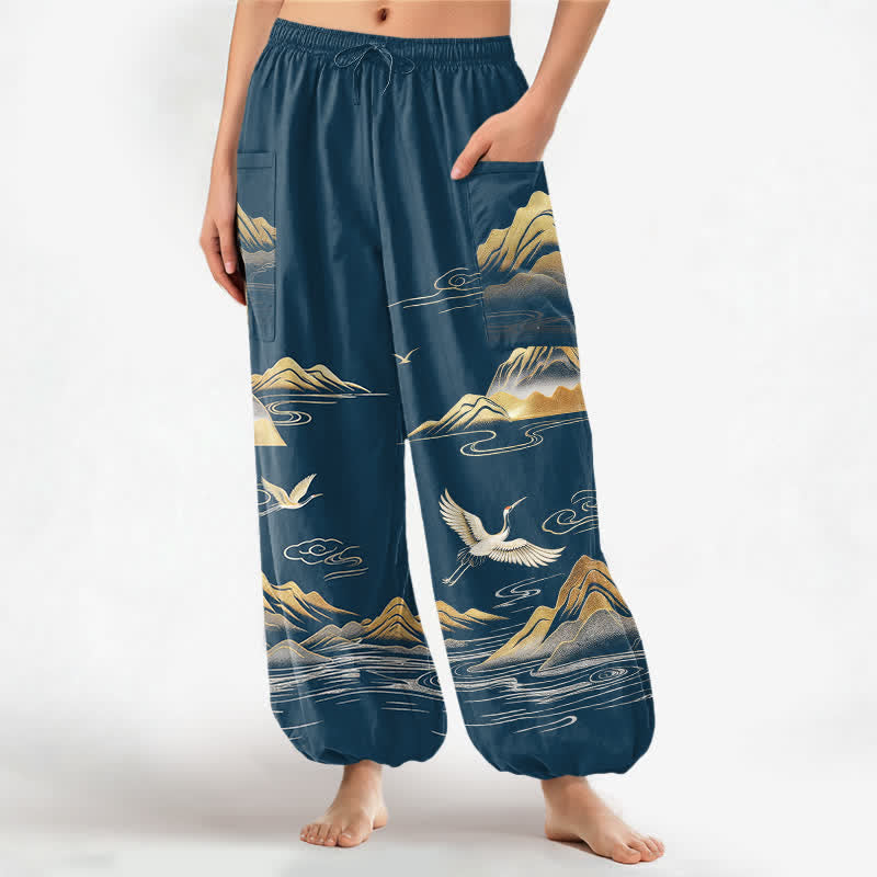 Buddha Stones Dames harembroek met elastische Taille en Zakken , met katoenen print van een sereen landschap en kraanvogels. - Staalblauw - US16, UK/AU20, EU48 (3XL) - image 7