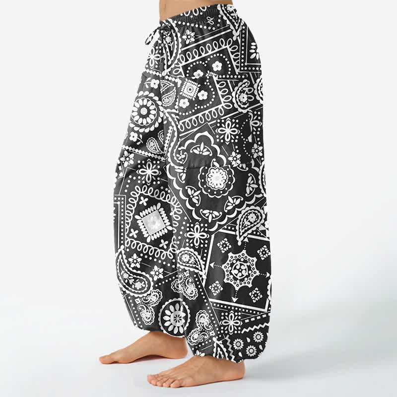 Buddha Stones Dames harembroek met elastische Taille en Zakken , in Boheemse stijl met paisley-bandana-patroon. - image 1