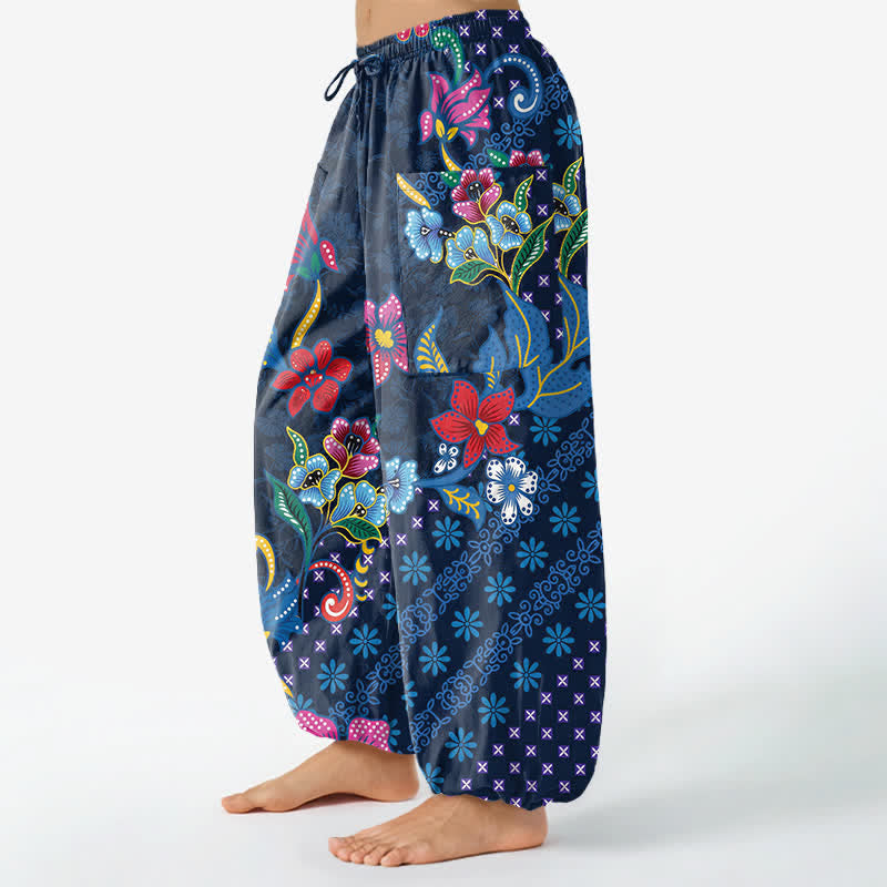 Buddha Stones Dames harembroek met elastische Taille en Zakken , gemaakt van katoen met een etnisch bloemen- en geometrisch patroon. - image 1