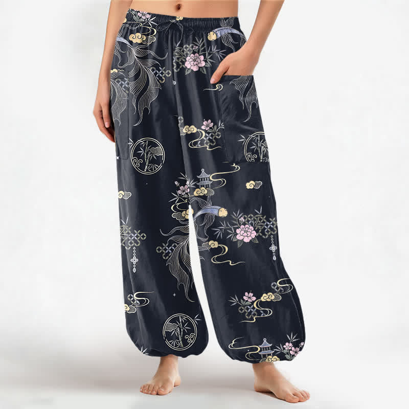 Buddha Stones Dames harembroek met elastische Taille en Zakken , met katoenen koi-vis-, bamboe- en wolkenprint. - Zwart - US16, UK/AU20, EU48 (3XL) - image 0