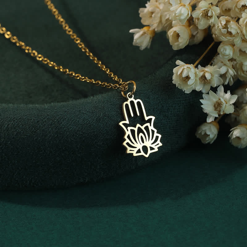 Buddha Stones Ketting met Lotus Hamsa van titaniumstaal - Goud - image 3