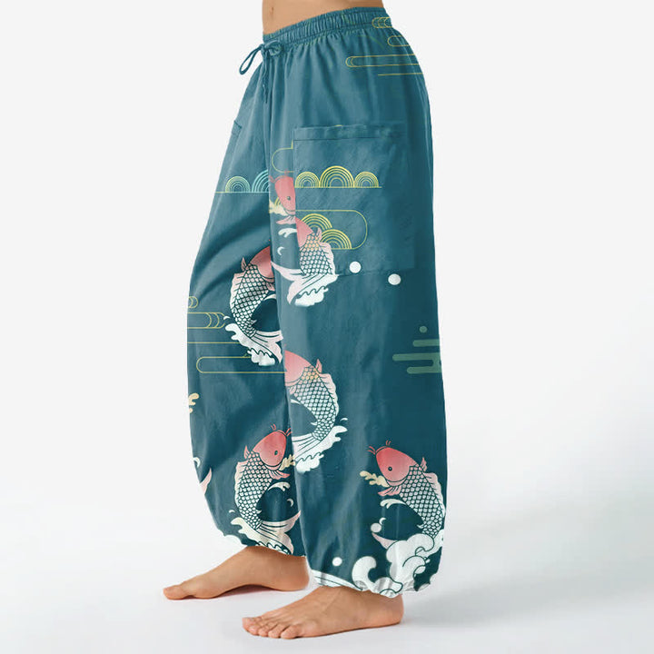 Buddha Stones Dames harembroek met elastische Taille en Zakken , gemaakt van katoen met een rood koi-waterpatroon. - image 8