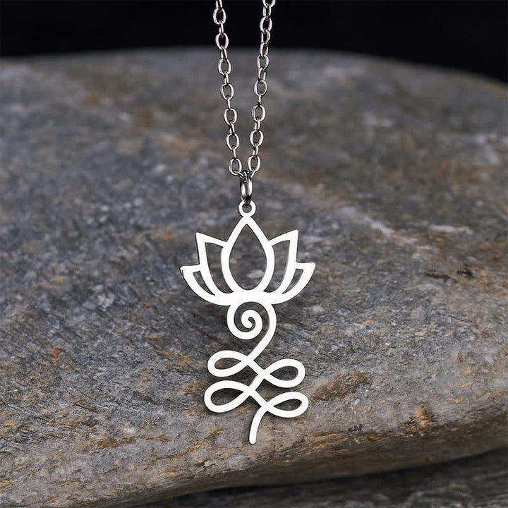 Buddha Stones Minimalistische hanger met uitgesneden lotusbloem van titaniumstaal, een zogenaamde &