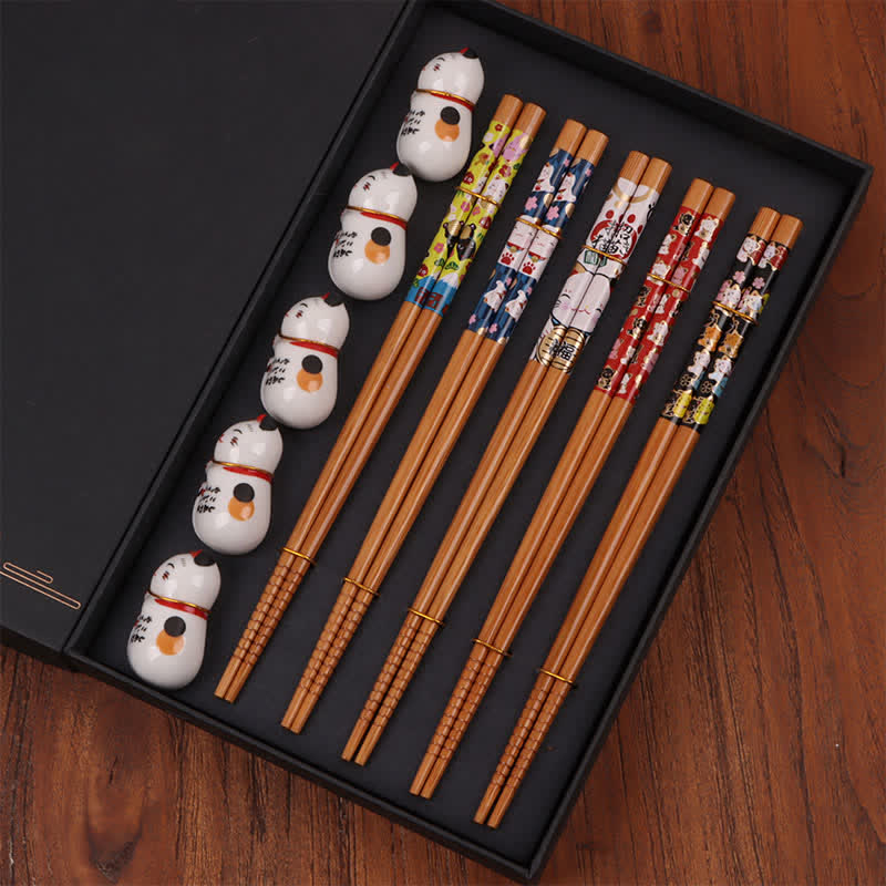 Buddha Stones Cadeauset met 5 paar veelkleurige eetstokjes van bamboehout met bloemenmotief, inclusief 5 keramische houders. - Bamboe eetstokjes met keramische steunen (gelukskatpatroon) - image 1