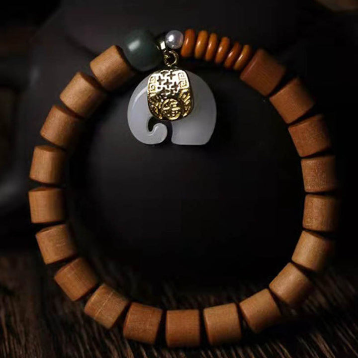Buddha Stones Armband van sandelhout en jade met olifantje - image 0