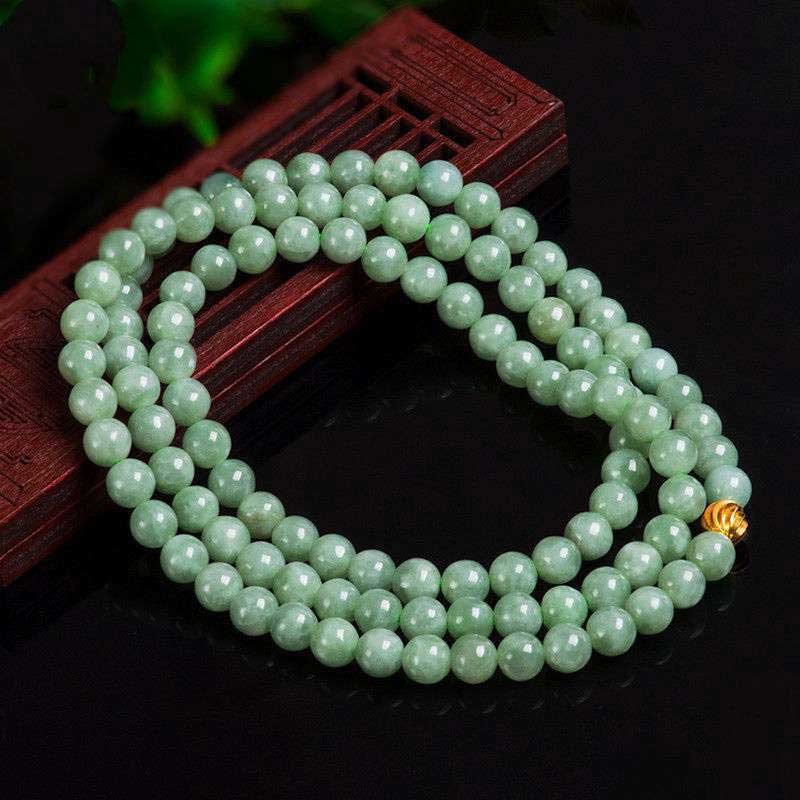 Armband van jade met 108 kralen (Mala). - image 4