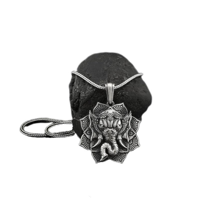 Buddha Stones Amulet voor bescherming met de Ganesh Ganpati olifant van puur tin, als hanger voor een Ketting . - image 2