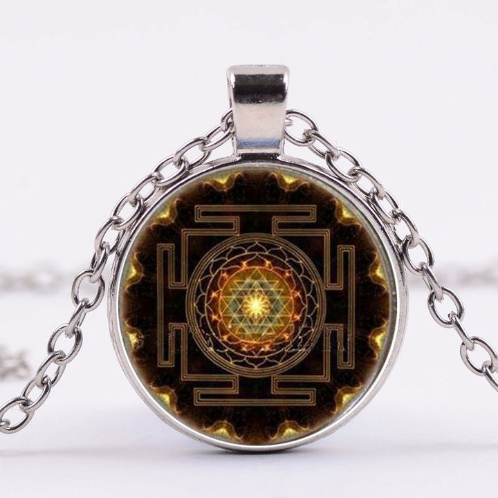 Heilige Sri Yantra Tijd Edelsteen Ketting - image 1