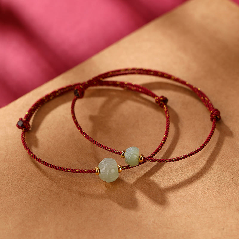 Buddha Stones Armband met rode koord en vergulde 925 sterling zilveren Hetian jade lotusbloem als gelukssymbool. - image 0