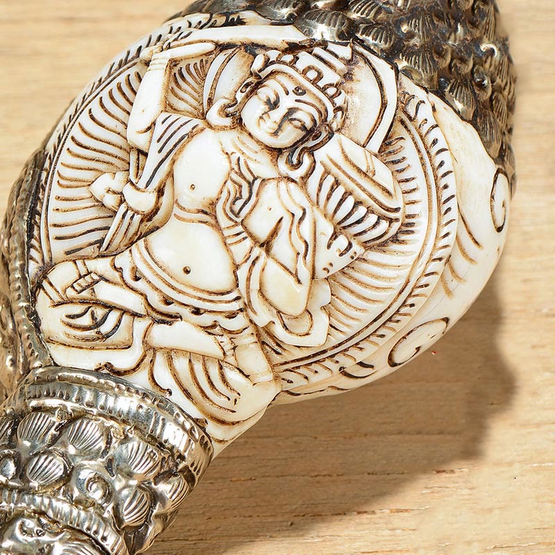 Tibetaanse handgemaakte gegraveerde Shankha Boeddha schelp decoratie, symbool voor welvaart en positiviteit. - image 4