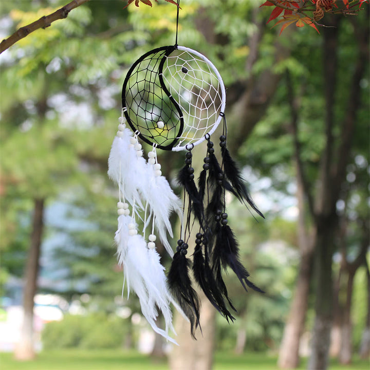 Yin Yang dromenvanger rond net met veren, balansdecoratie - image 1