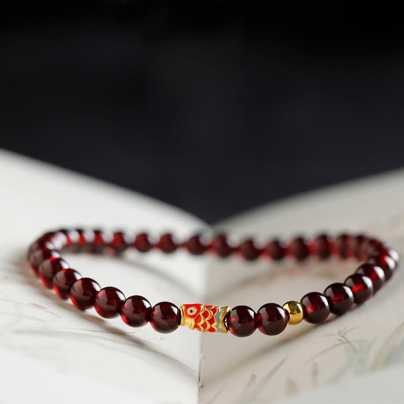 Buddha Stones 999 Gouden Koi Vis Armband met Natuurlijke Granaat - image 1
