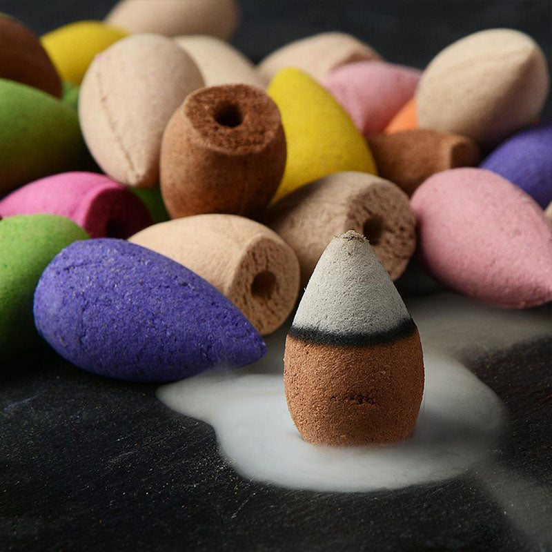 Buddha Stones Gemengde aroma backflow Wierook, verpakking van 50 kegels - 50 kegels per verpakking (willekeurige mix van geuren) - image 0